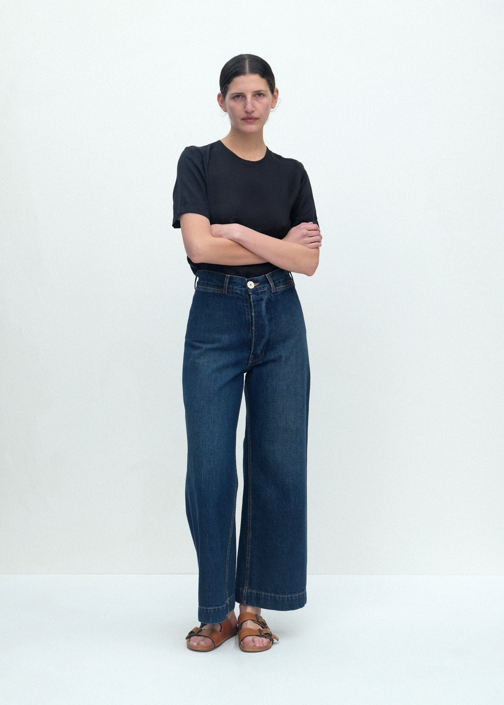 Steinem Tee - Black - Jesse Kamm