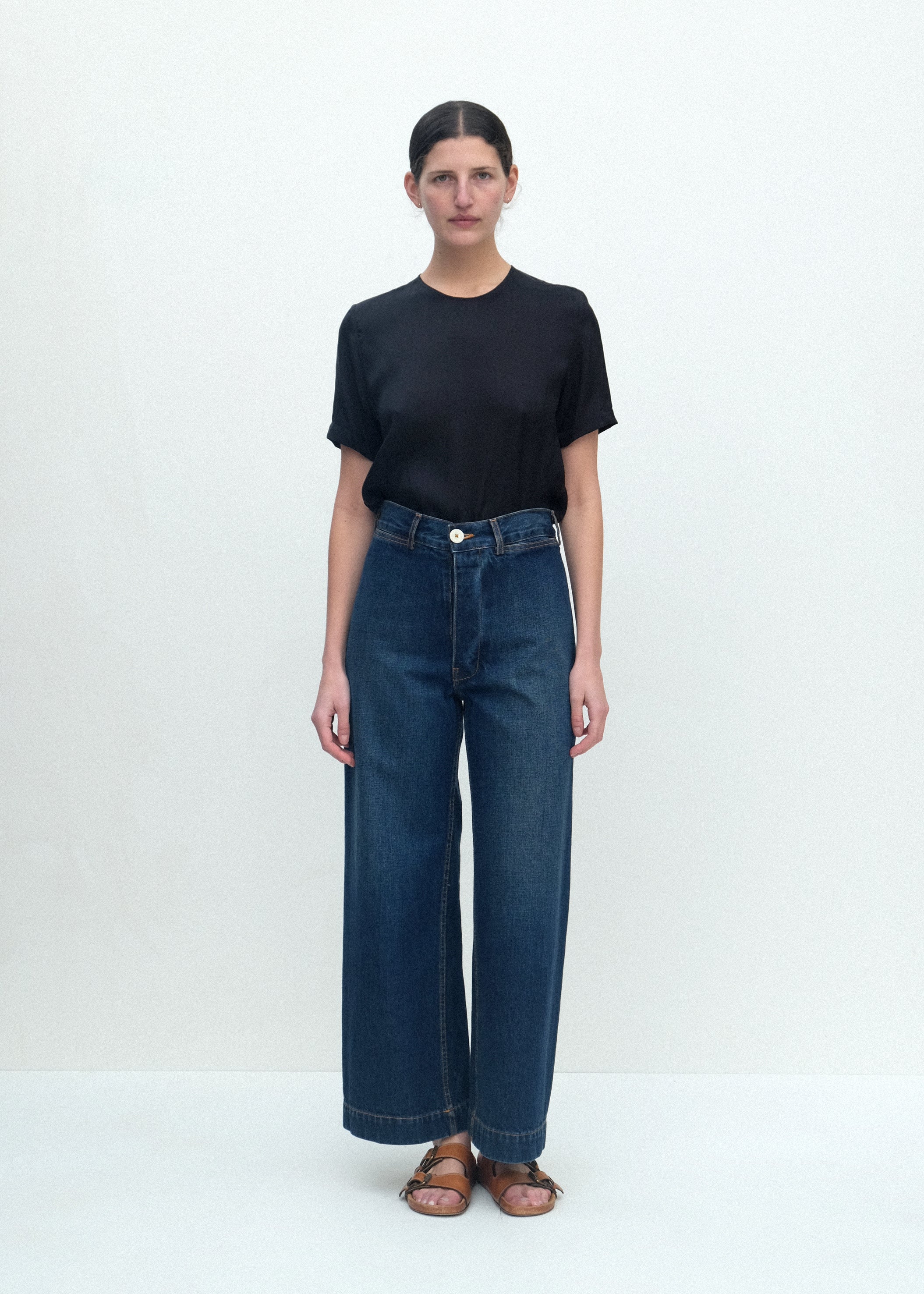 Steinem Tee - Black - Jesse Kamm