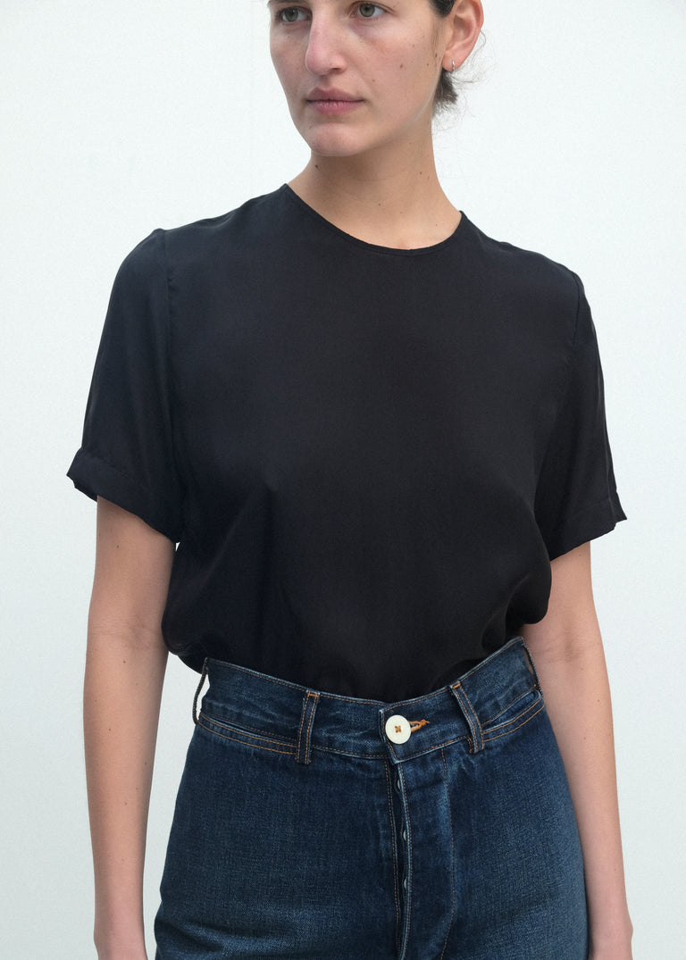 Steinem Tee - Black - Jesse Kamm
