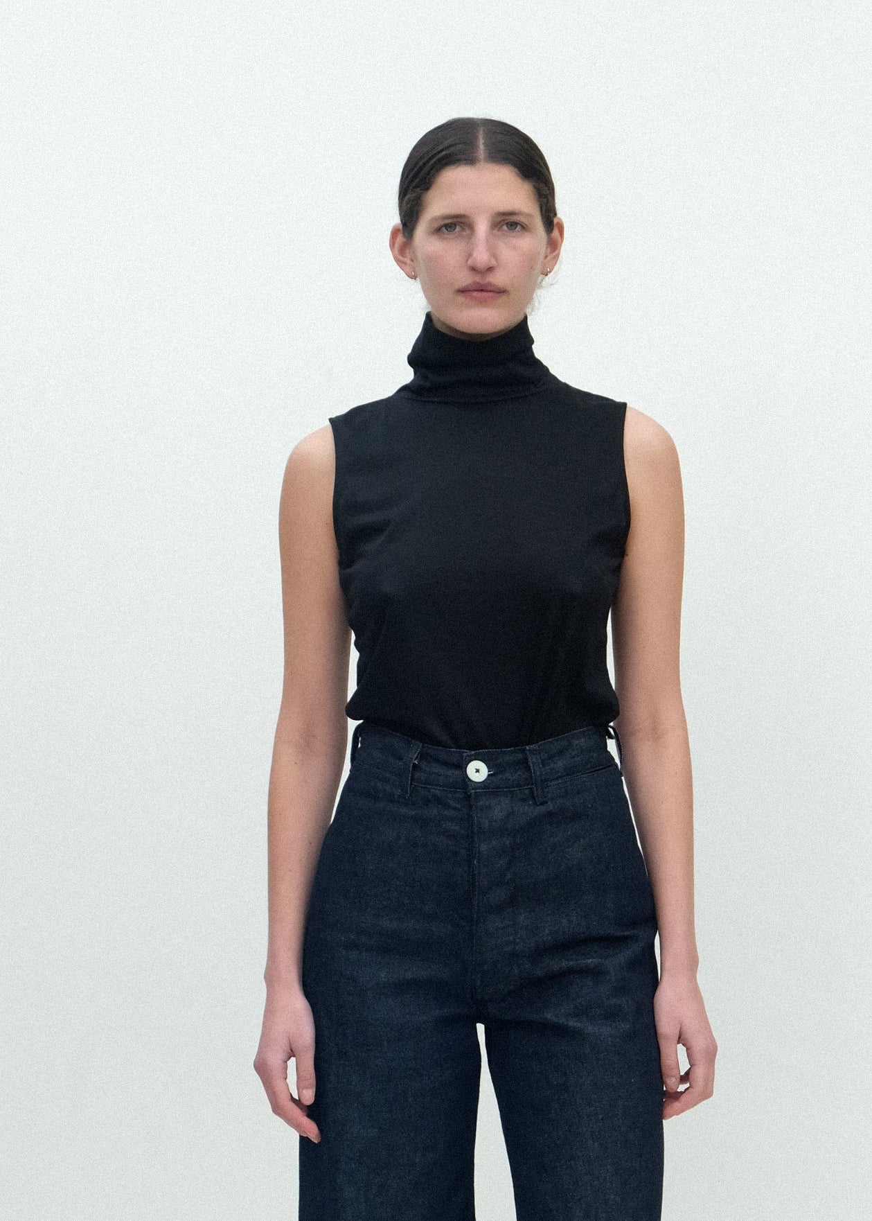 Sleeveless Turtleneck - Black - Jesse Kamm